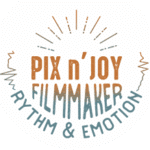 Pix n' Joy Filmmaker : Rythme & Émotion Logo circulaire Pix n' Joy Filmmaker centré sur le rythme et l'émotion, avec des lignes graphiques évoquant le son et la lumière.